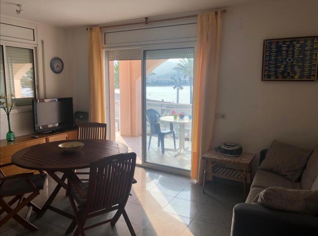 Platja Del Port Apartment Llanca Bagian luar foto