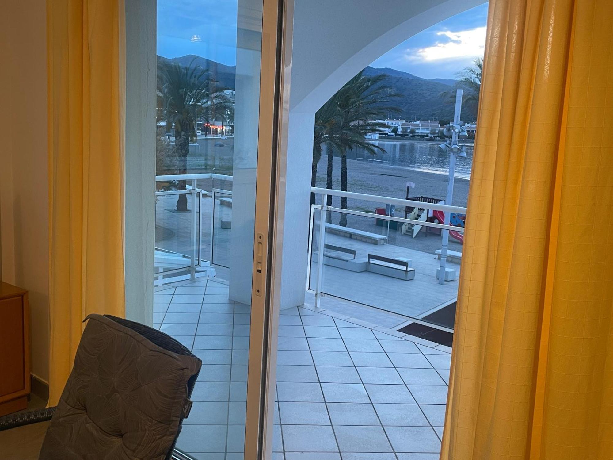 Platja Del Port Apartment Llanca Bagian luar foto