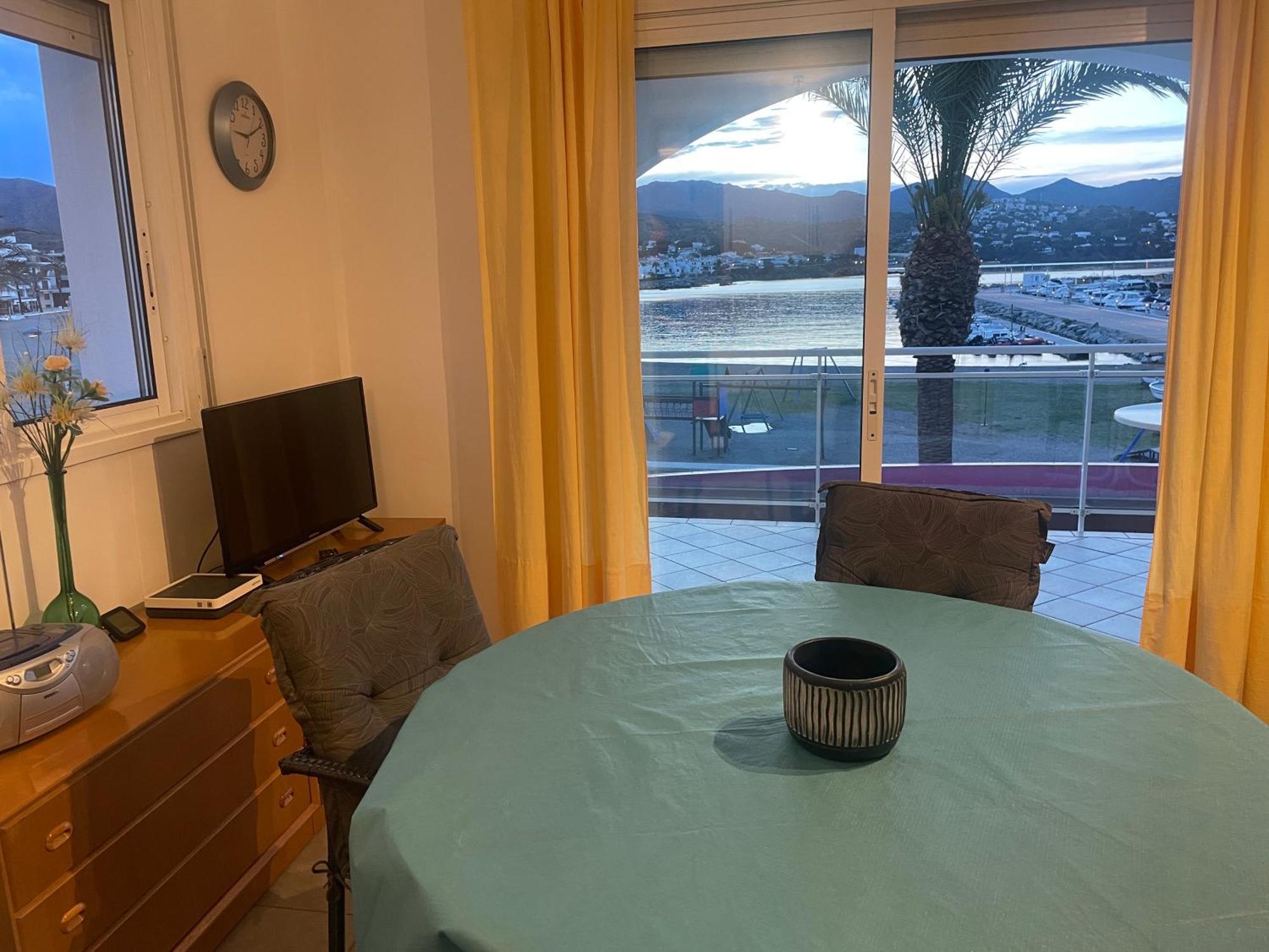 Platja Del Port Apartment Llanca Bagian luar foto
