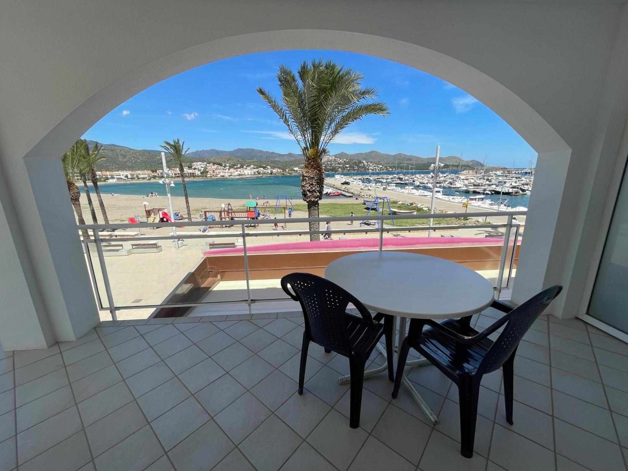 Platja Del Port Apartment Llanca Bagian luar foto