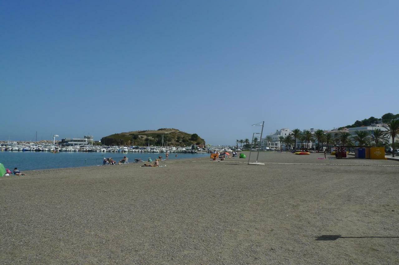 Platja Del Port Apartment Llanca Bagian luar foto