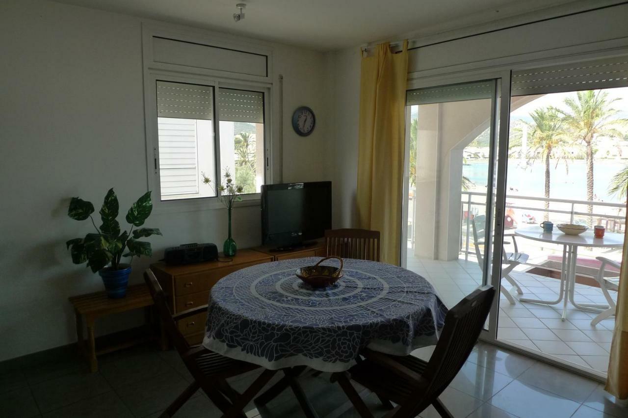 Platja Del Port Apartment Llanca Bagian luar foto