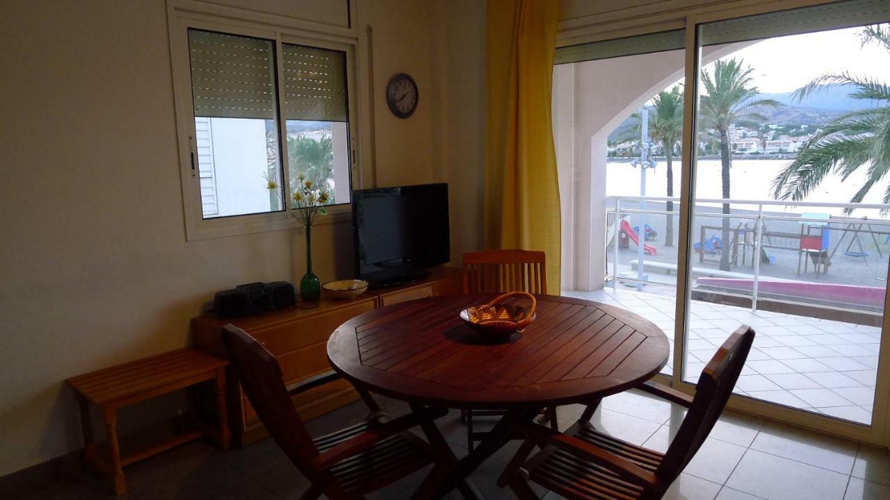 Platja Del Port Apartment Llanca Bagian luar foto